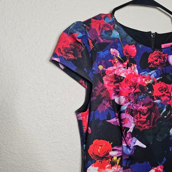 Betsey Johnson Floral print cap sleeve sheath dress Women's size 4 blue pink - Picture 3 of 7